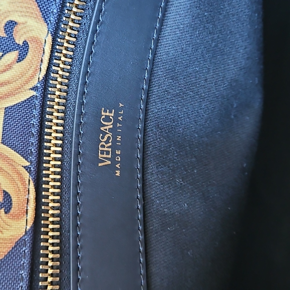 NWT Versace Baroque Print Tote Bag - Black and Gold W/Dustbag - Picture 9 of 11